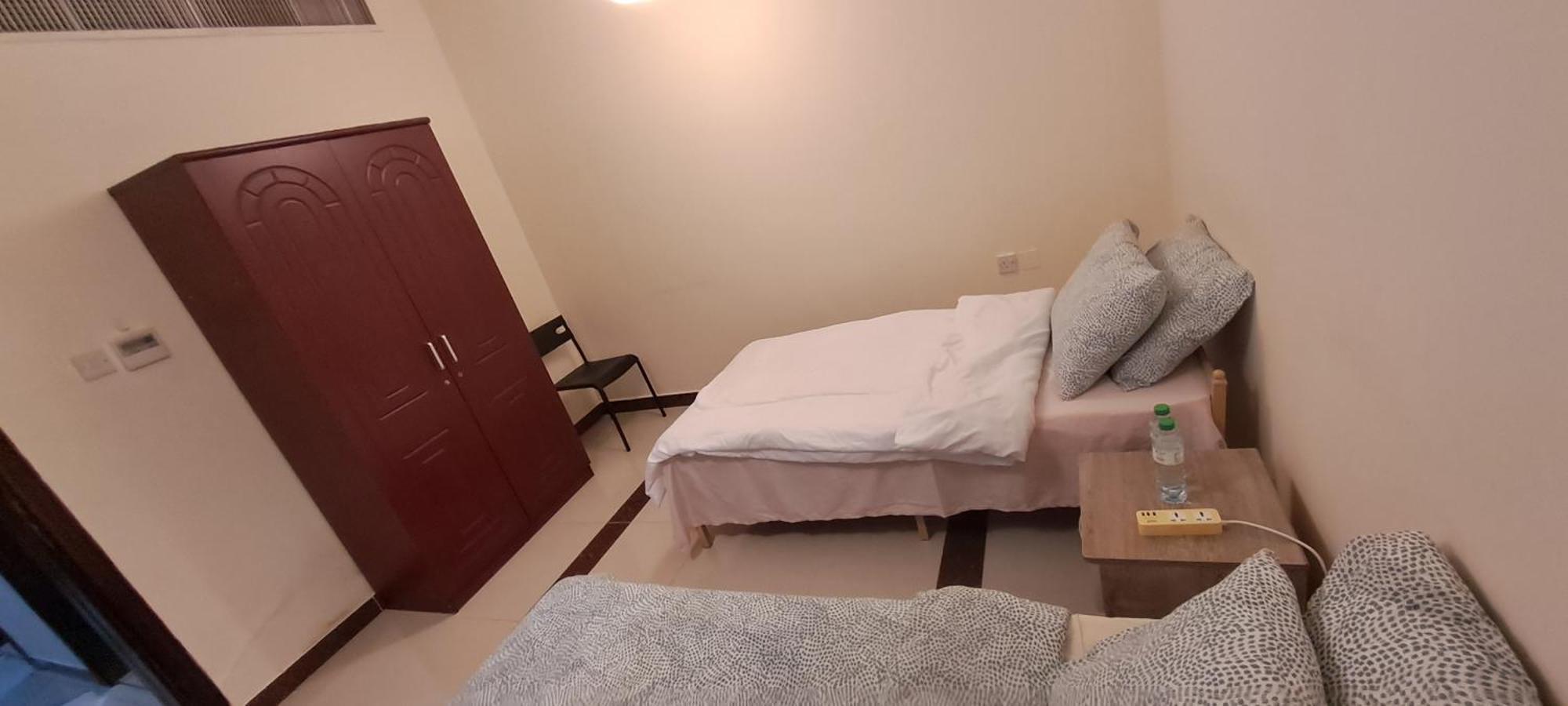 House Zayed Airport Privatunterkunft *